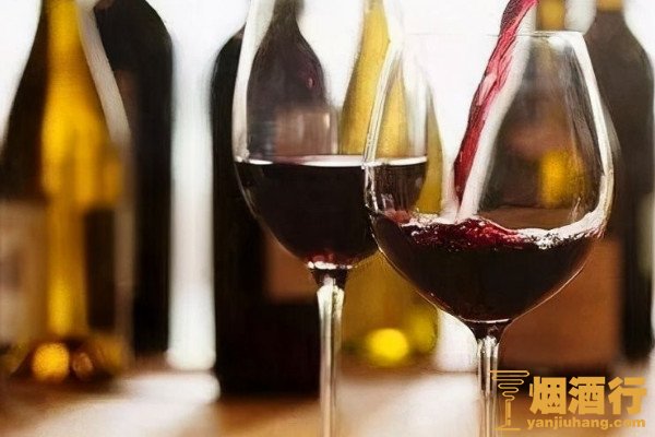 黑皮诺葡萄酒的特点 黑皮诺和赤霞珠的区